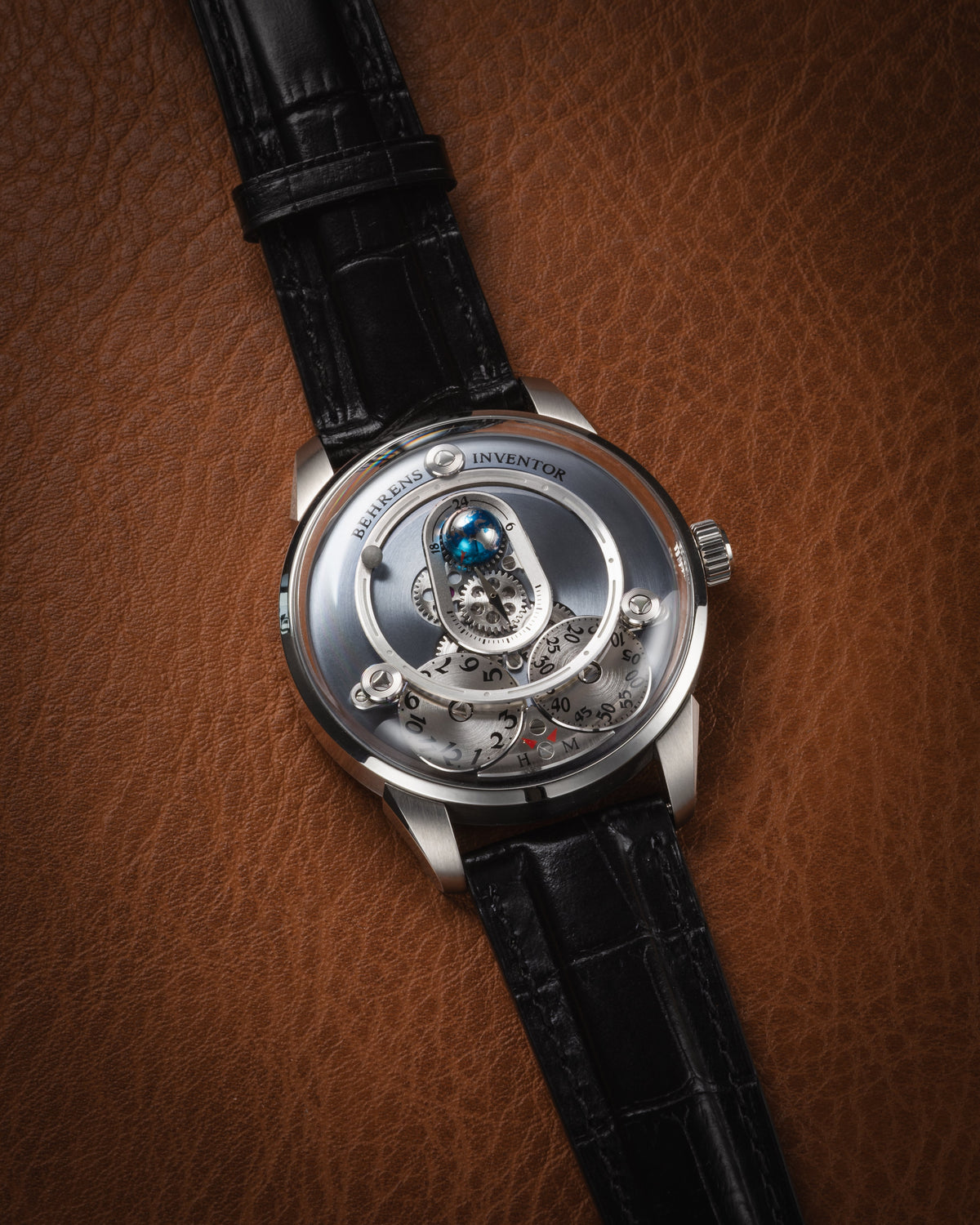 Behrens Apolar B020 : la Terre et la Lune au poignet
