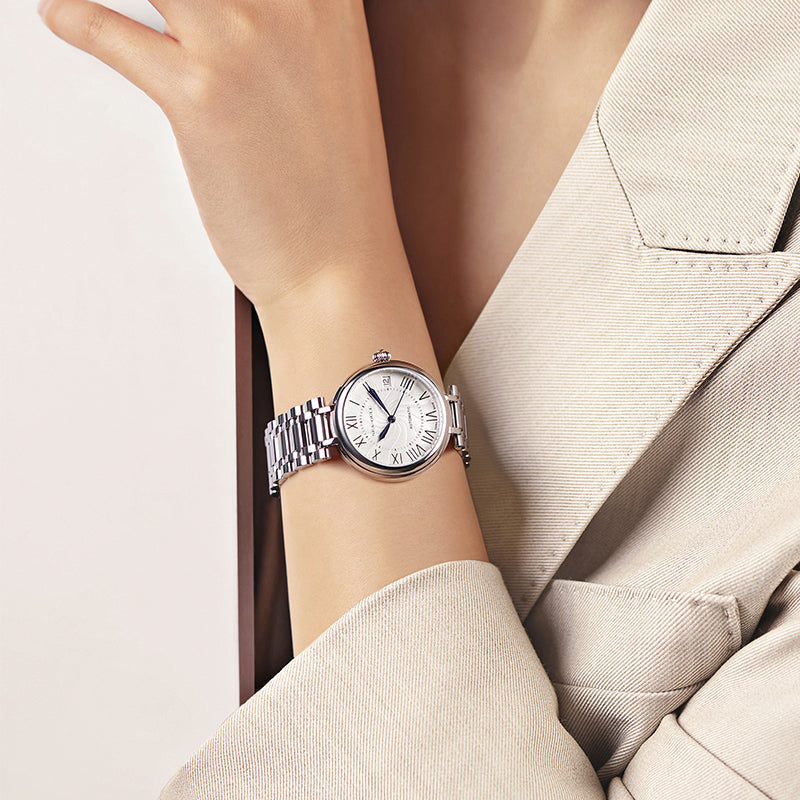 Femme Minimaliste Chiffres Romains Habillée 32mm
