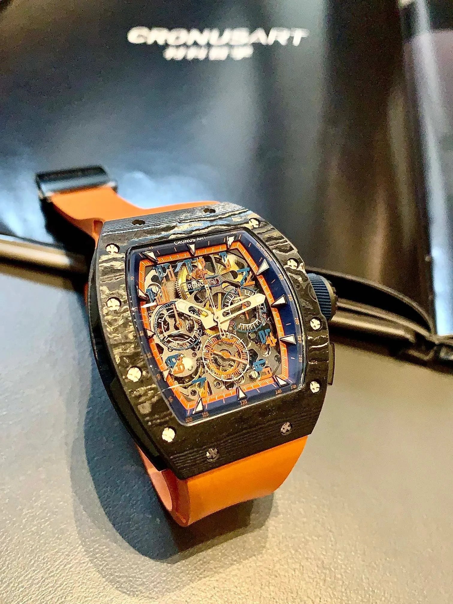 CRONUS ART CM02 und CM06 Chronograph Carbon