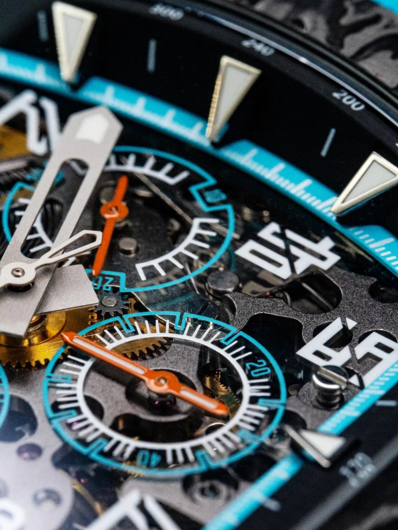 CRONUS ART CM02 und CM06 Chronograph Carbon