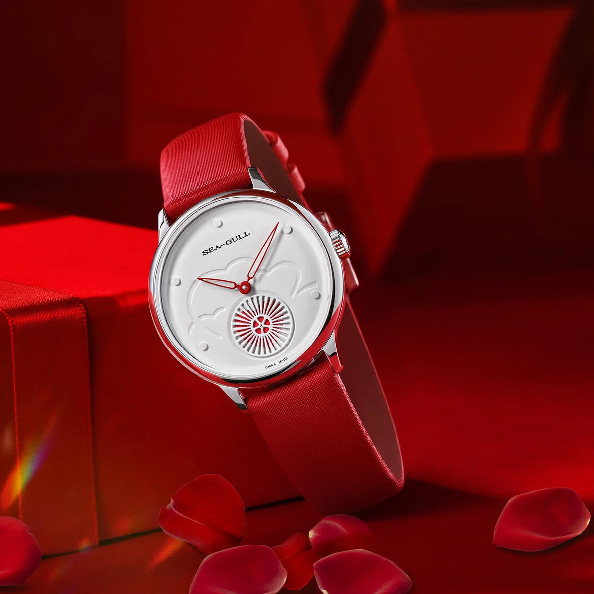 Battement Élégante Femme Habillée 34mm