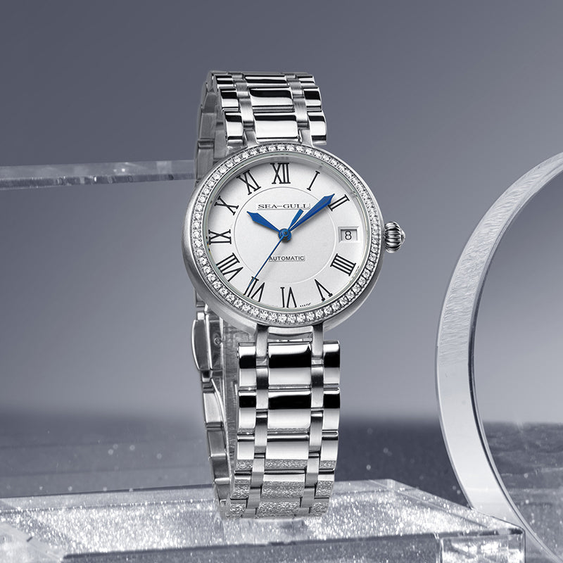 Femme Minimaliste Chiffres Romains Habillée 32mm