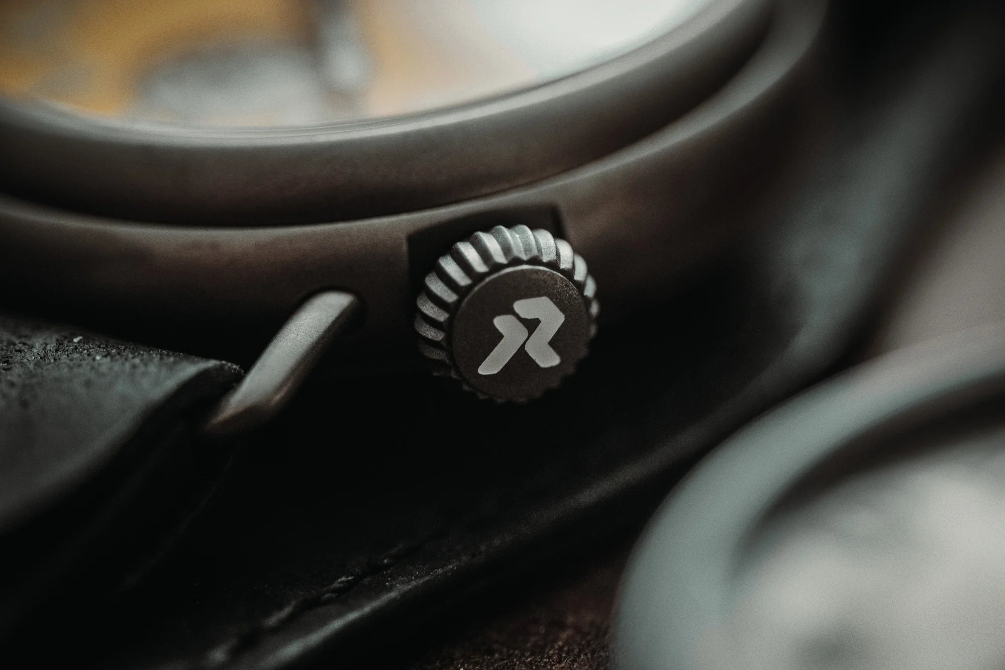 VARIO x RZE UltraHex™ Titanium Trench