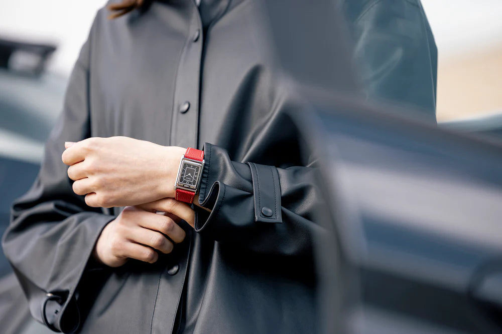 Vario VERSA Reversible Dual Time Gunmetal-Red Watch