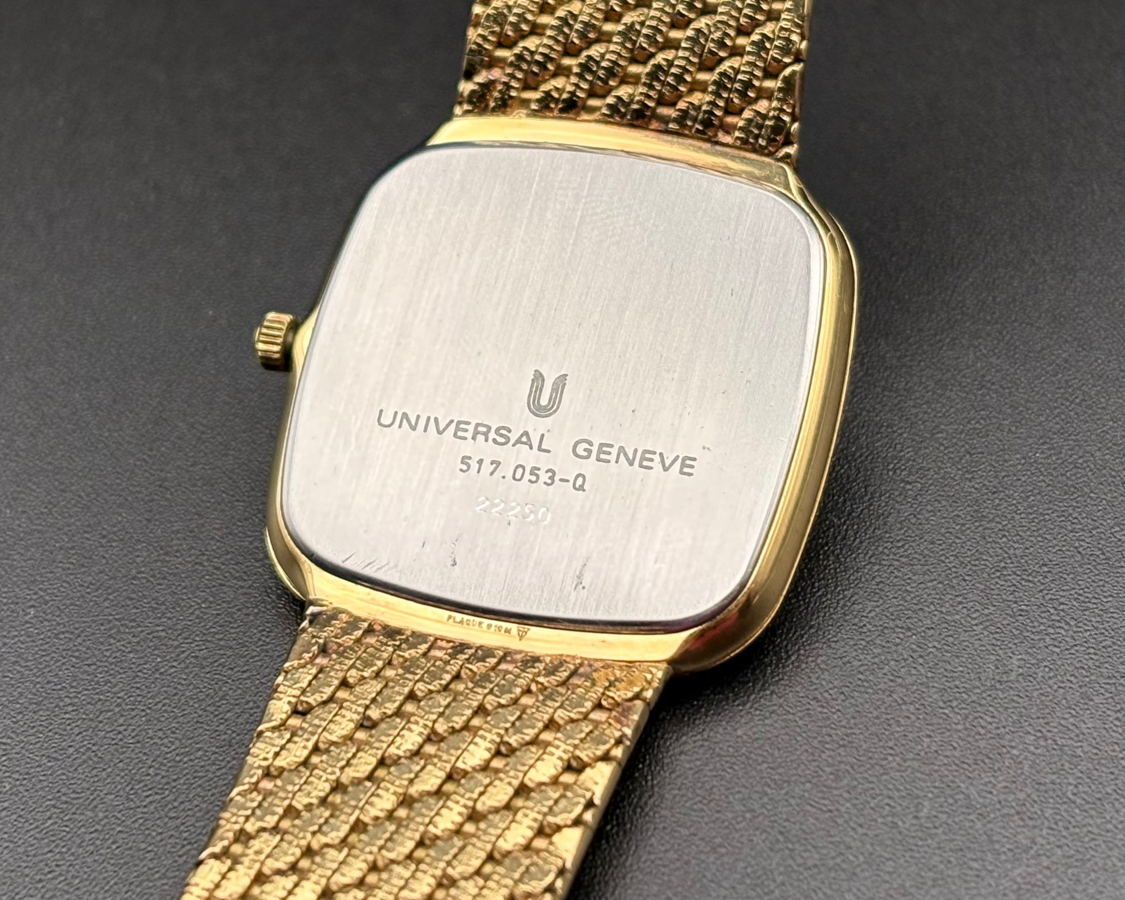 Universal Genève Quartz Réf. 517.053-Q