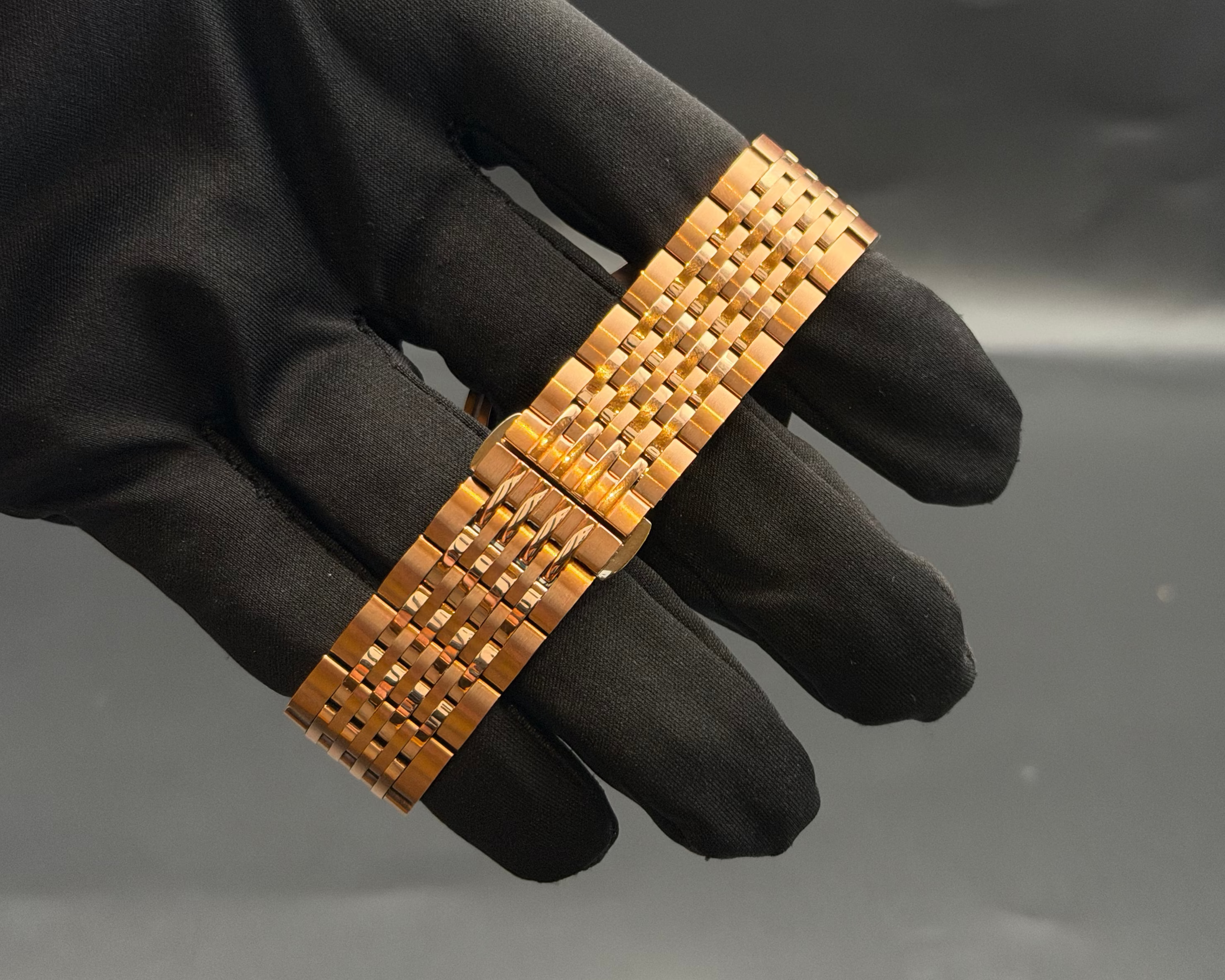 Loresum - LS05 Guilloché – True Double Moonphase