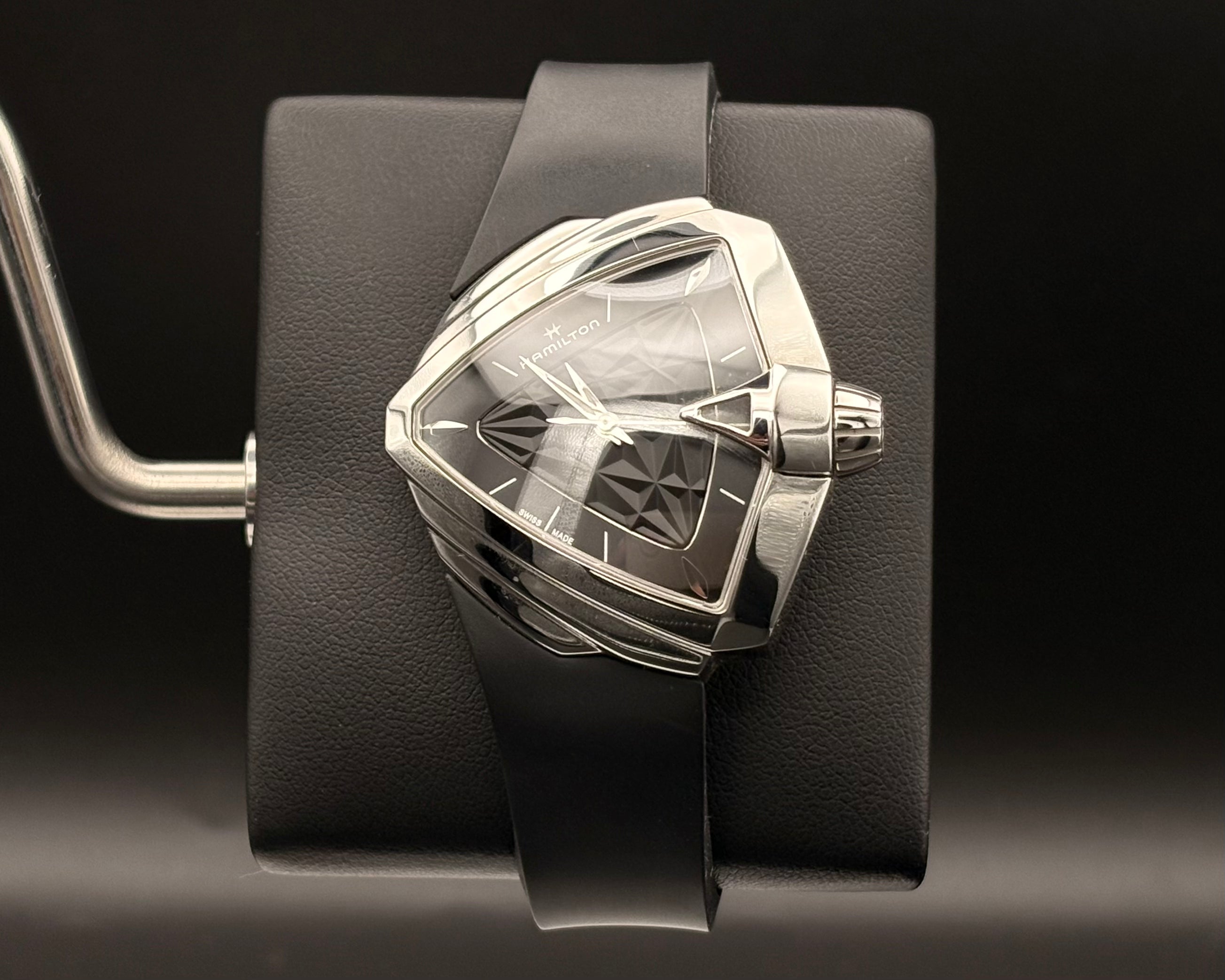 Hamilton Ventura Quartz Réf. H24251330