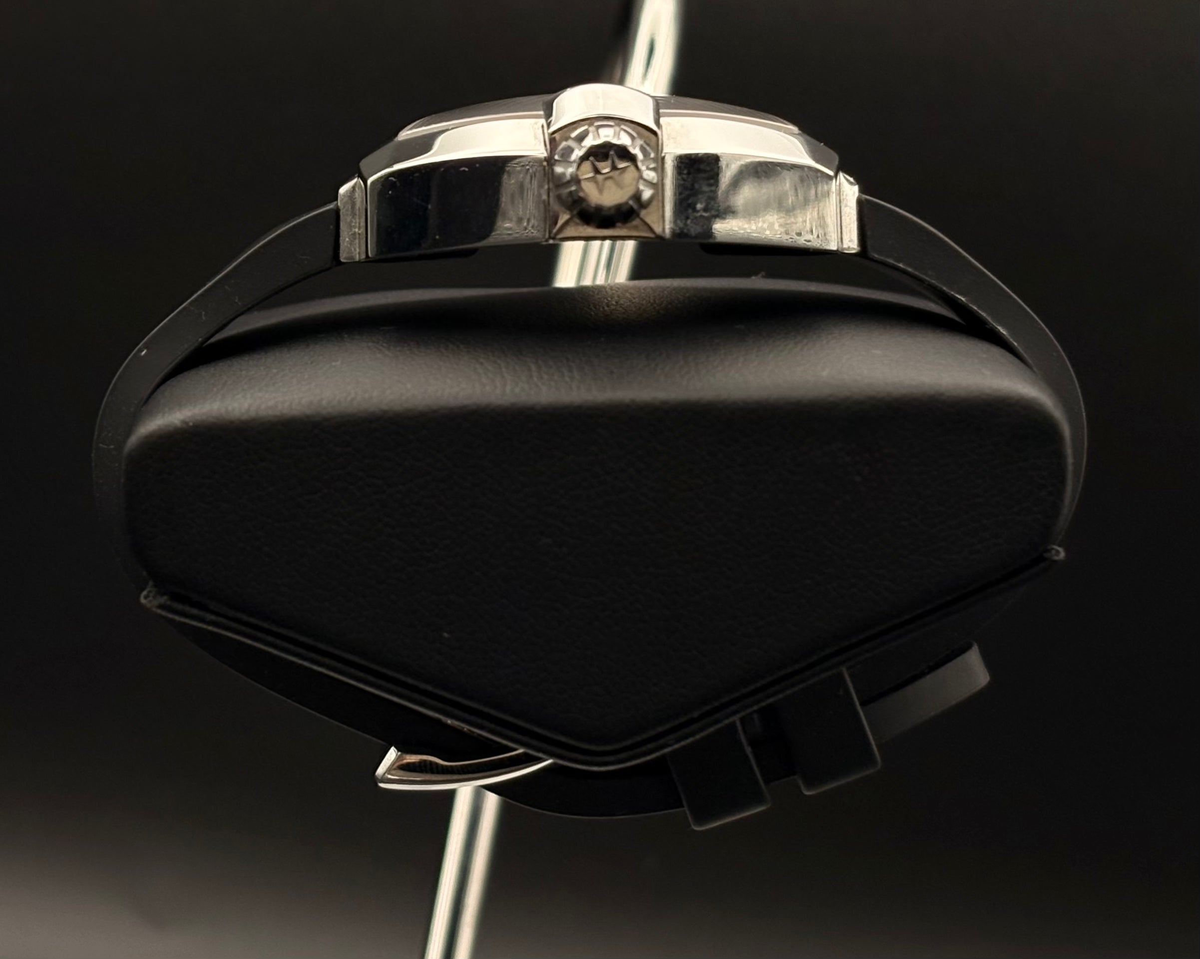 Hamilton Ventura Quartz Réf. H24251330