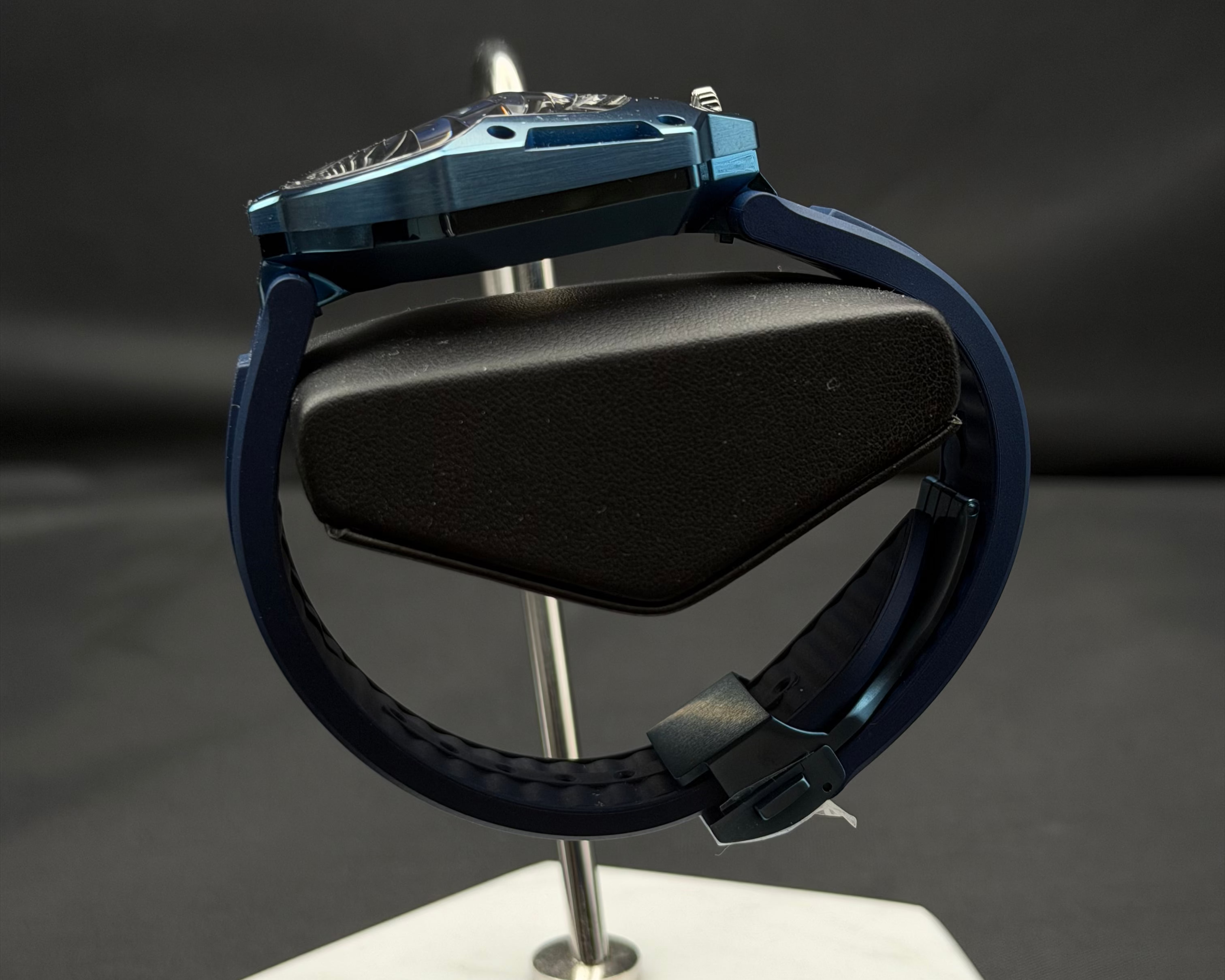 ATOWAK – Abyssal Blue Spaceship