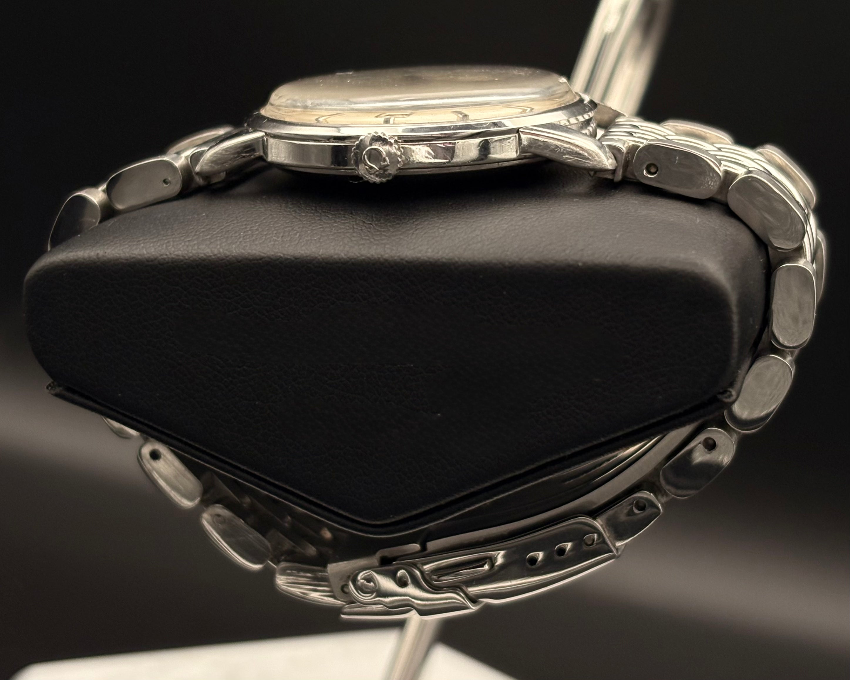 OMEGA Genève Automatic Date