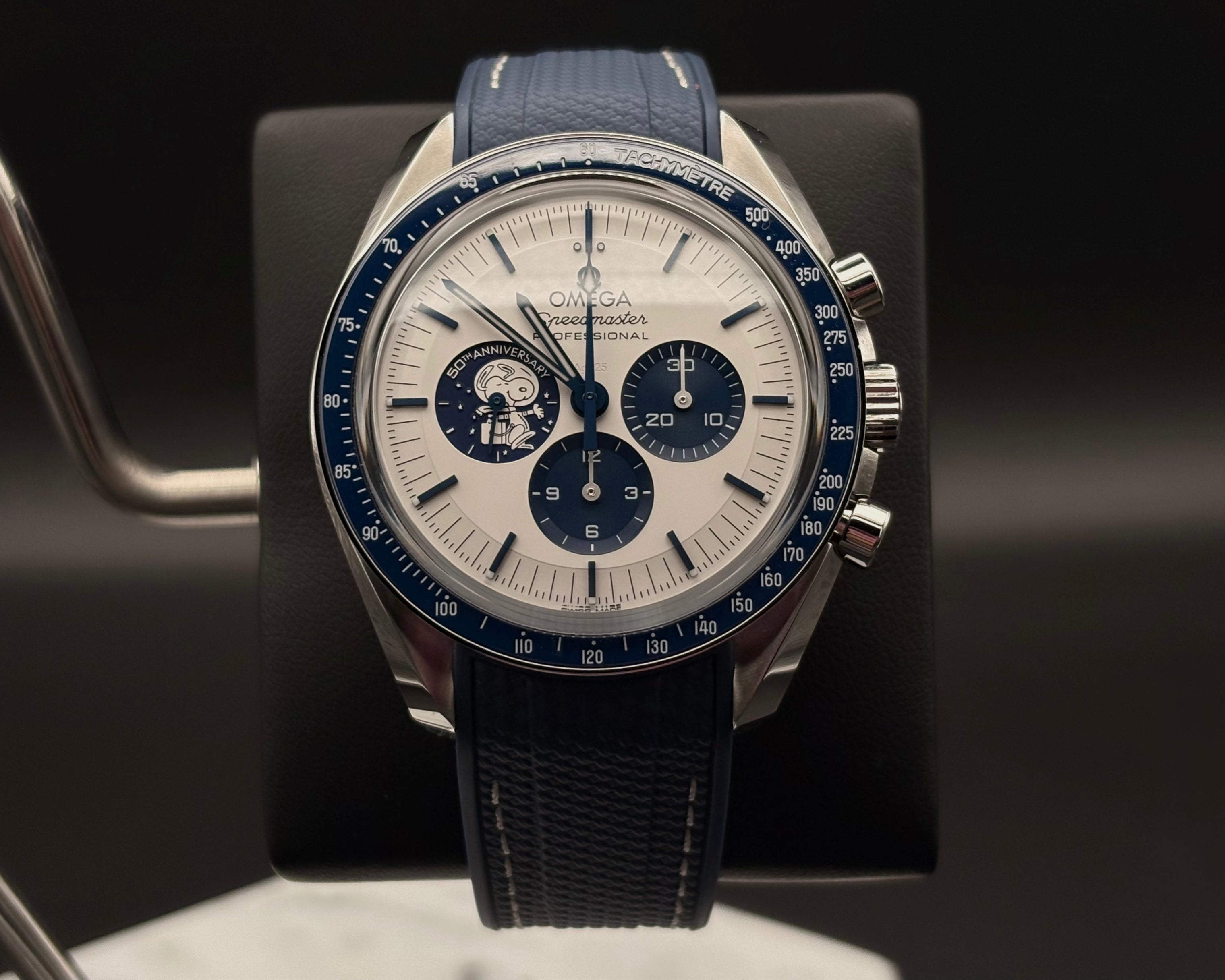 OMEGA Speedmaster Professional « Silver Snoopy Award » 50th Anniversary