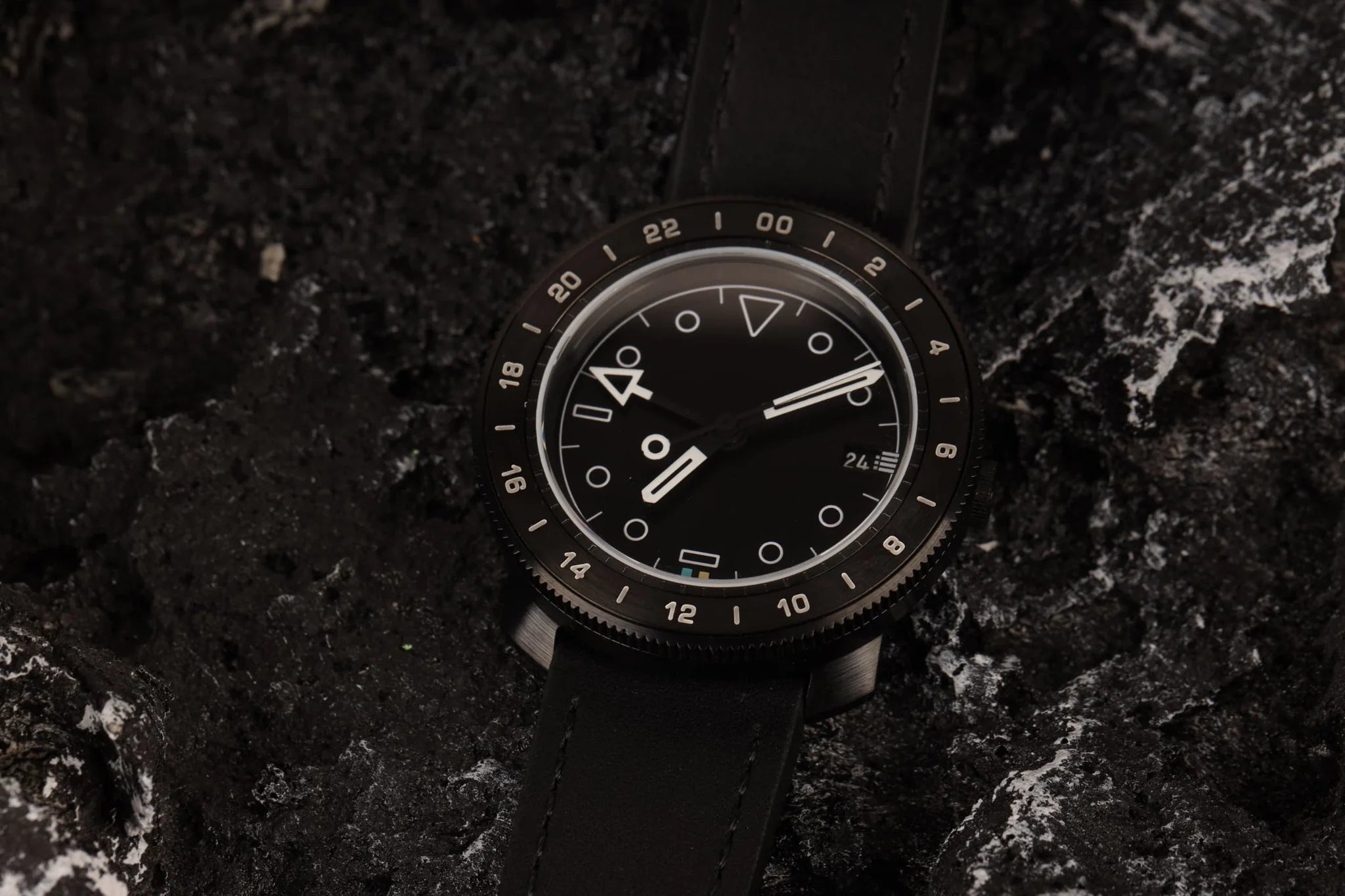AndoAndoAndo x Minimal Wear Ref.22-00 Limited Edition