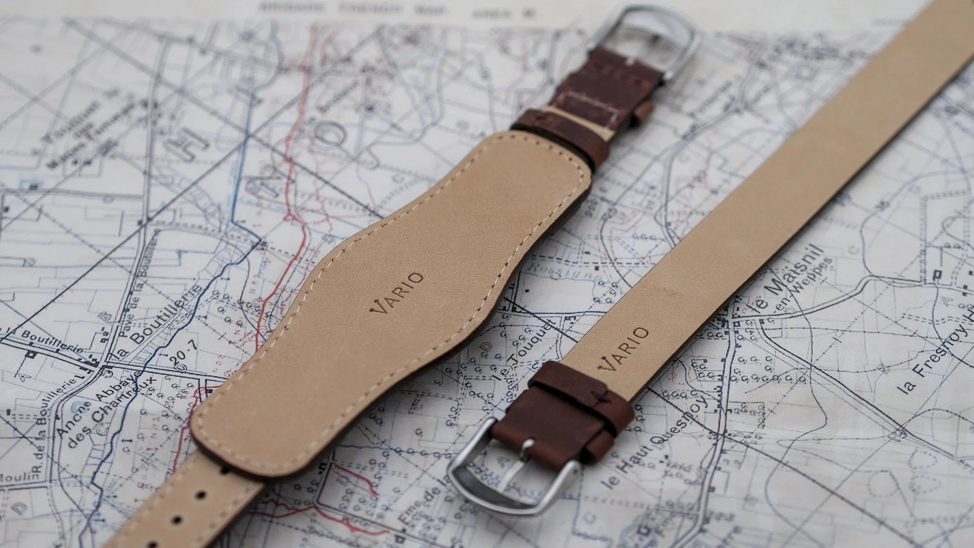 Vario 1918 Trench à cadran blanc et luminescent blanc