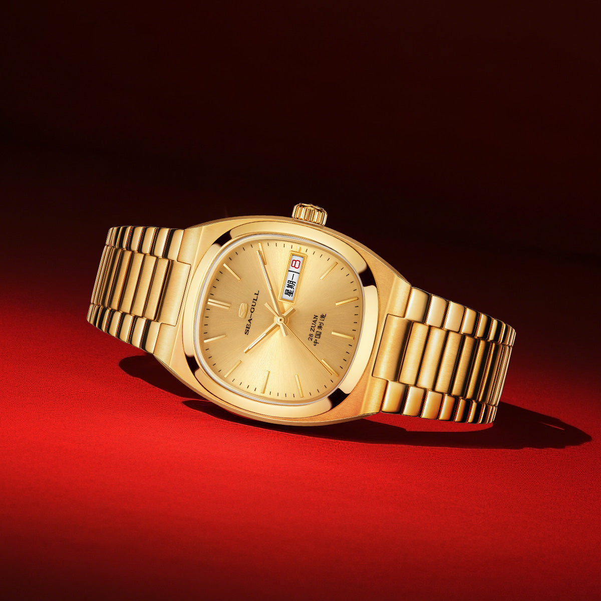 Jour-Date Calendrier Tonneau Doré 36mm