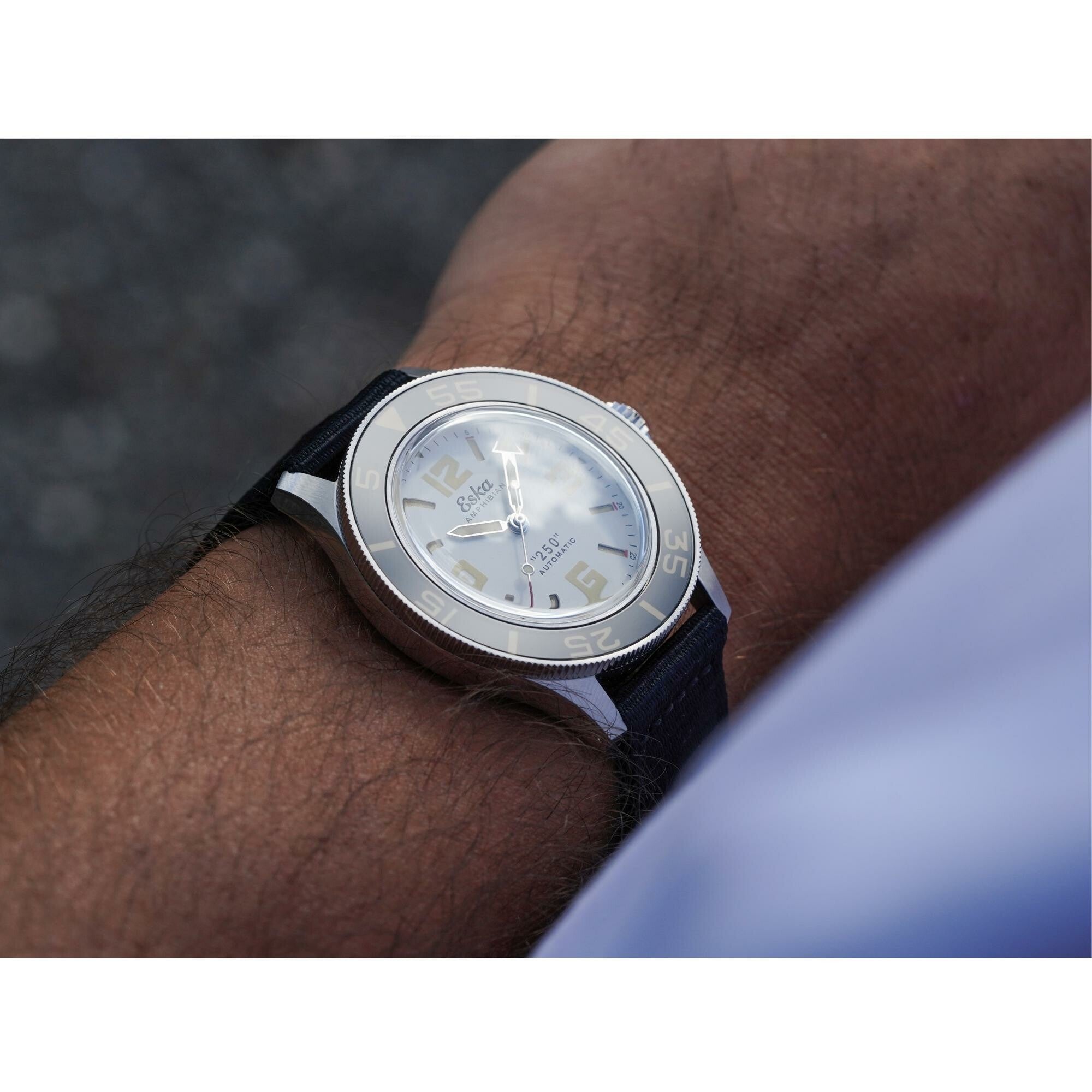 Eska Amphibian 250-WS “White Shark”