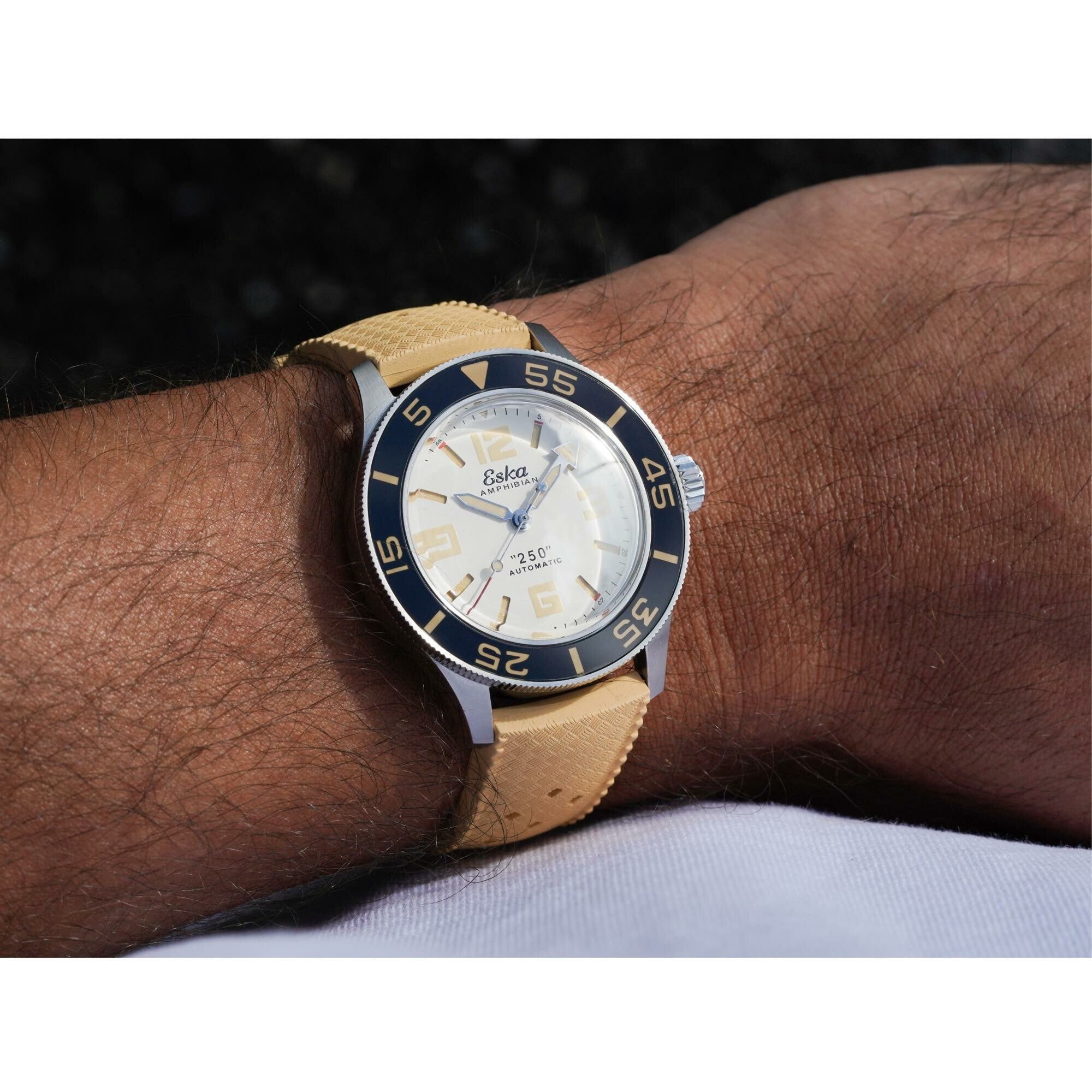 Eska Amphibian 250-WS “White Shark”