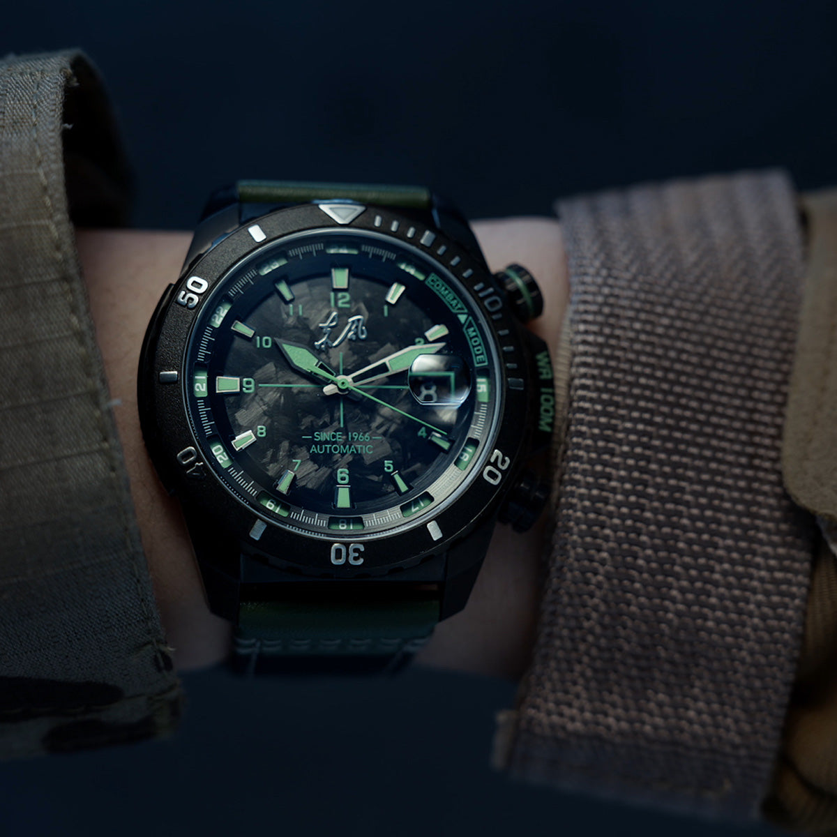 Dongfeng Fibre de Carbone Tactique 44mm