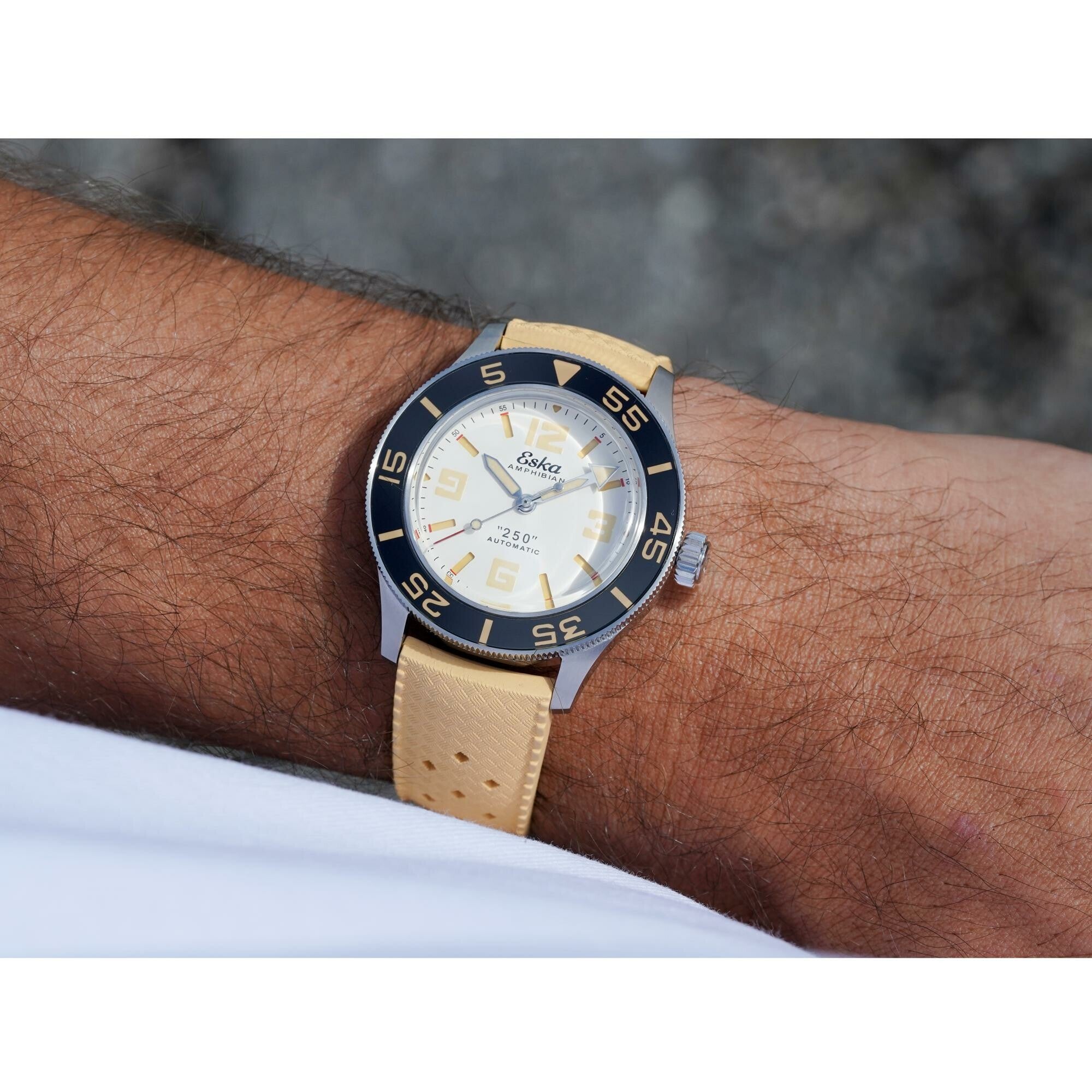 Eska Amphibian 250-WS “White Shark”