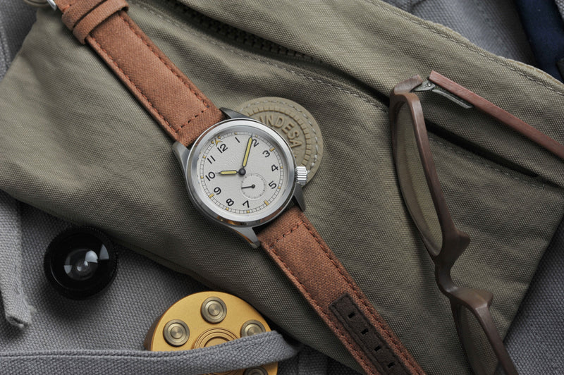 Vario 1945 D12 Sand Beige Field Watch