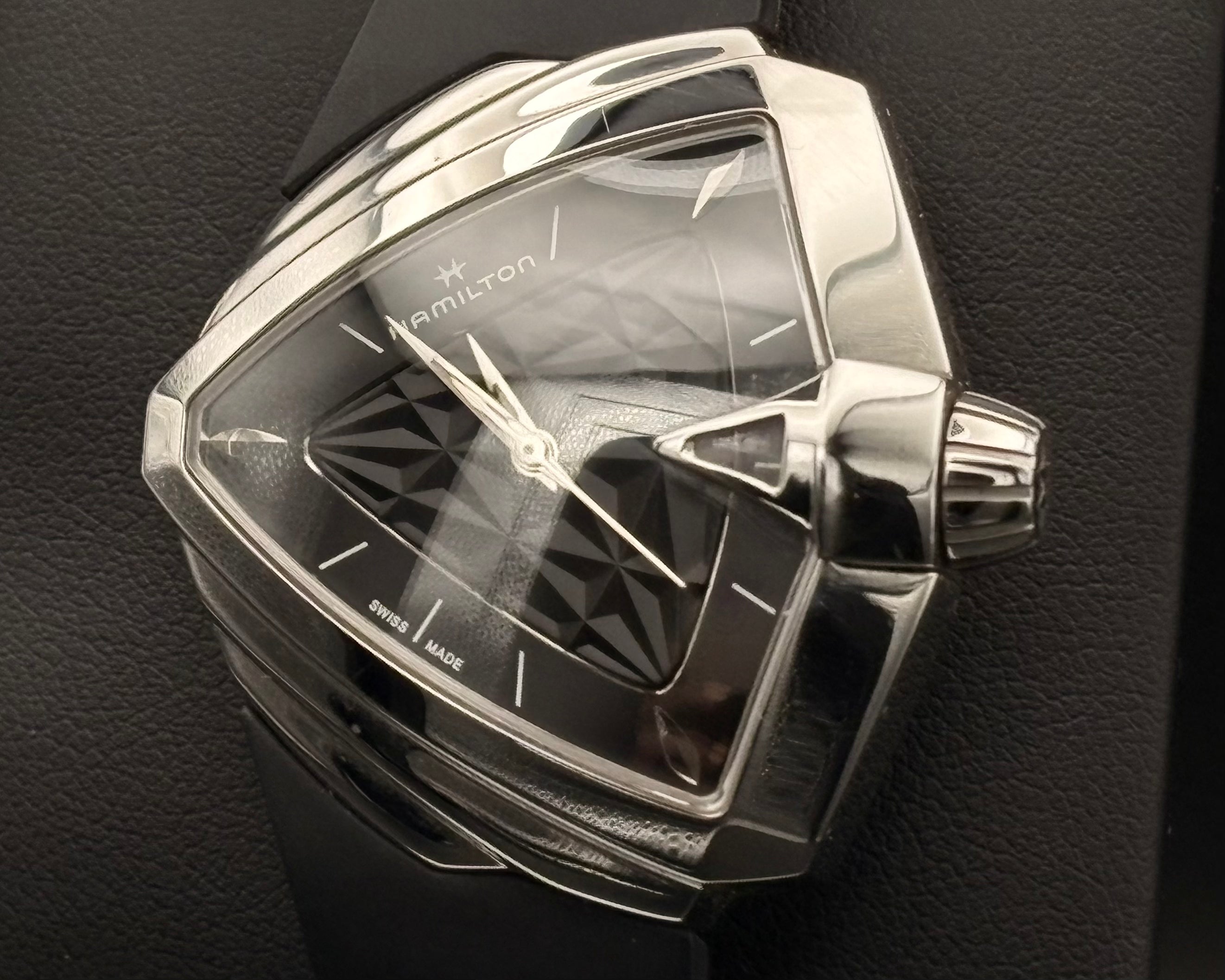 Hamilton Ventura Quartz Réf. H24251330