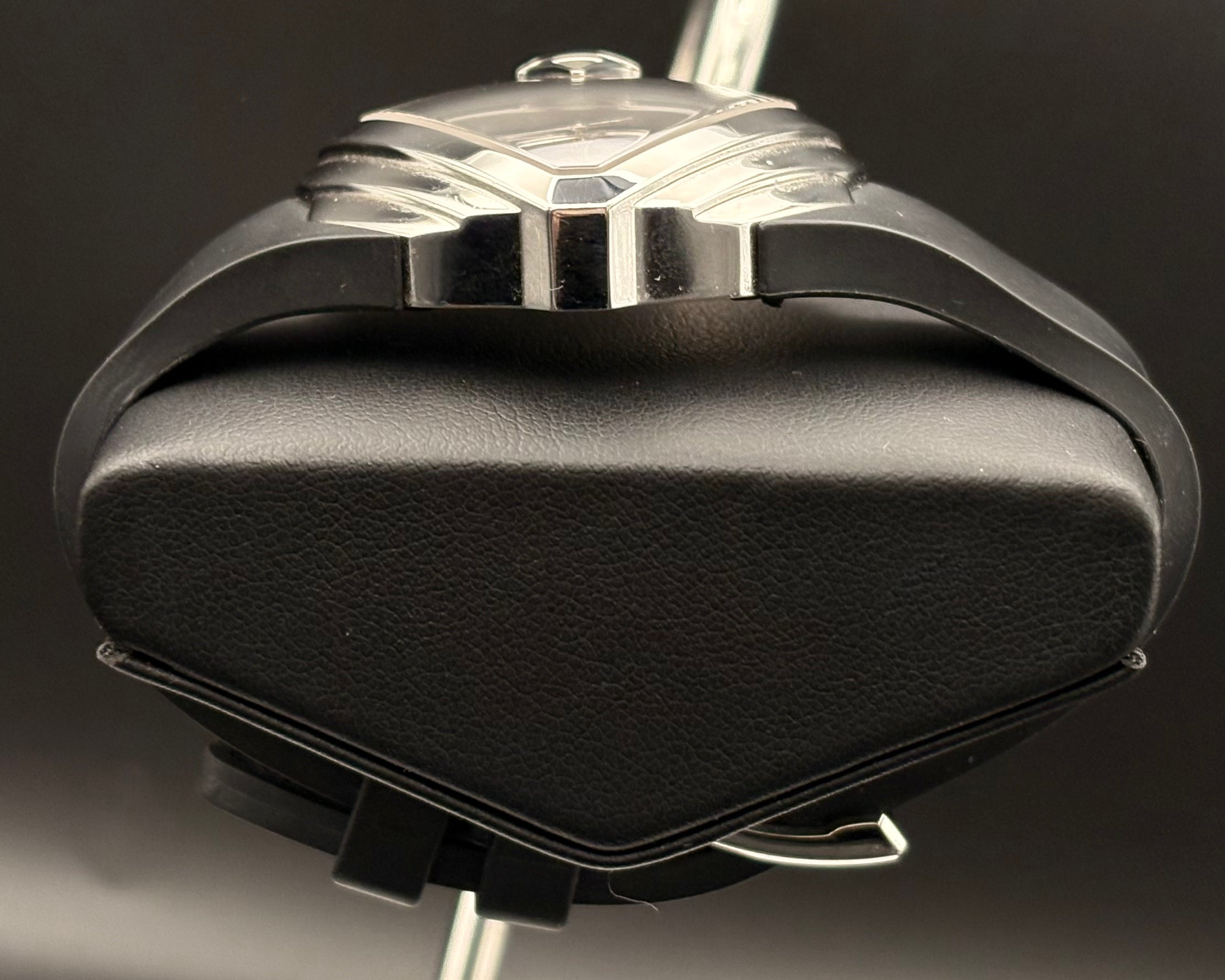 Hamilton Ventura Quartz Réf. H24251330