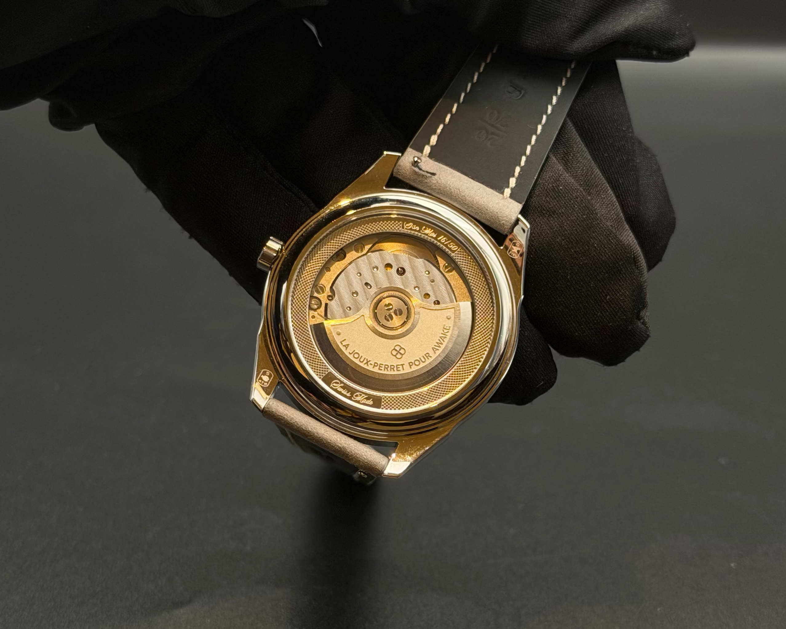 Awake Sơn Mài Silver Leaf « Outre Bleu »