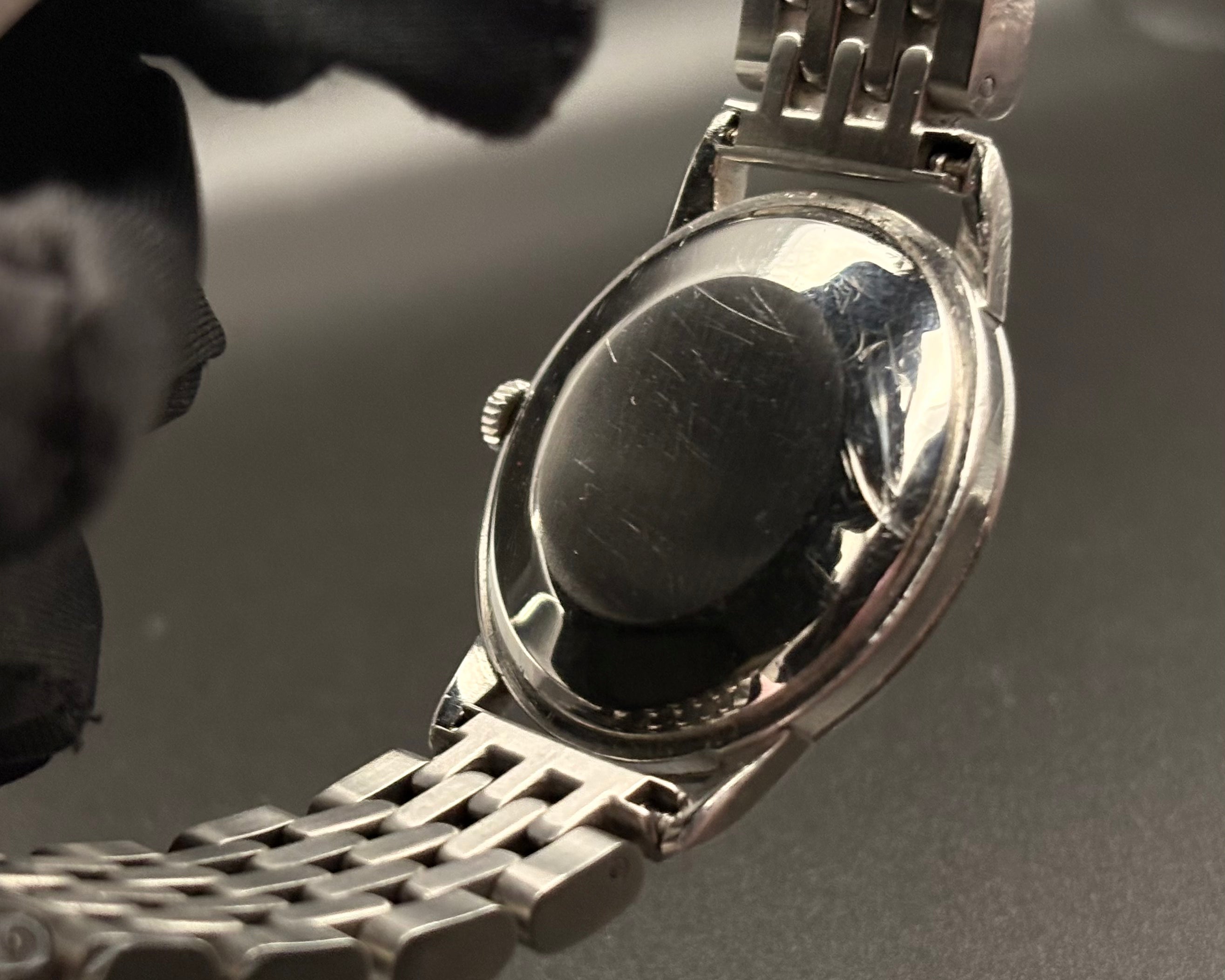 OMEGA Genève Automatic Date