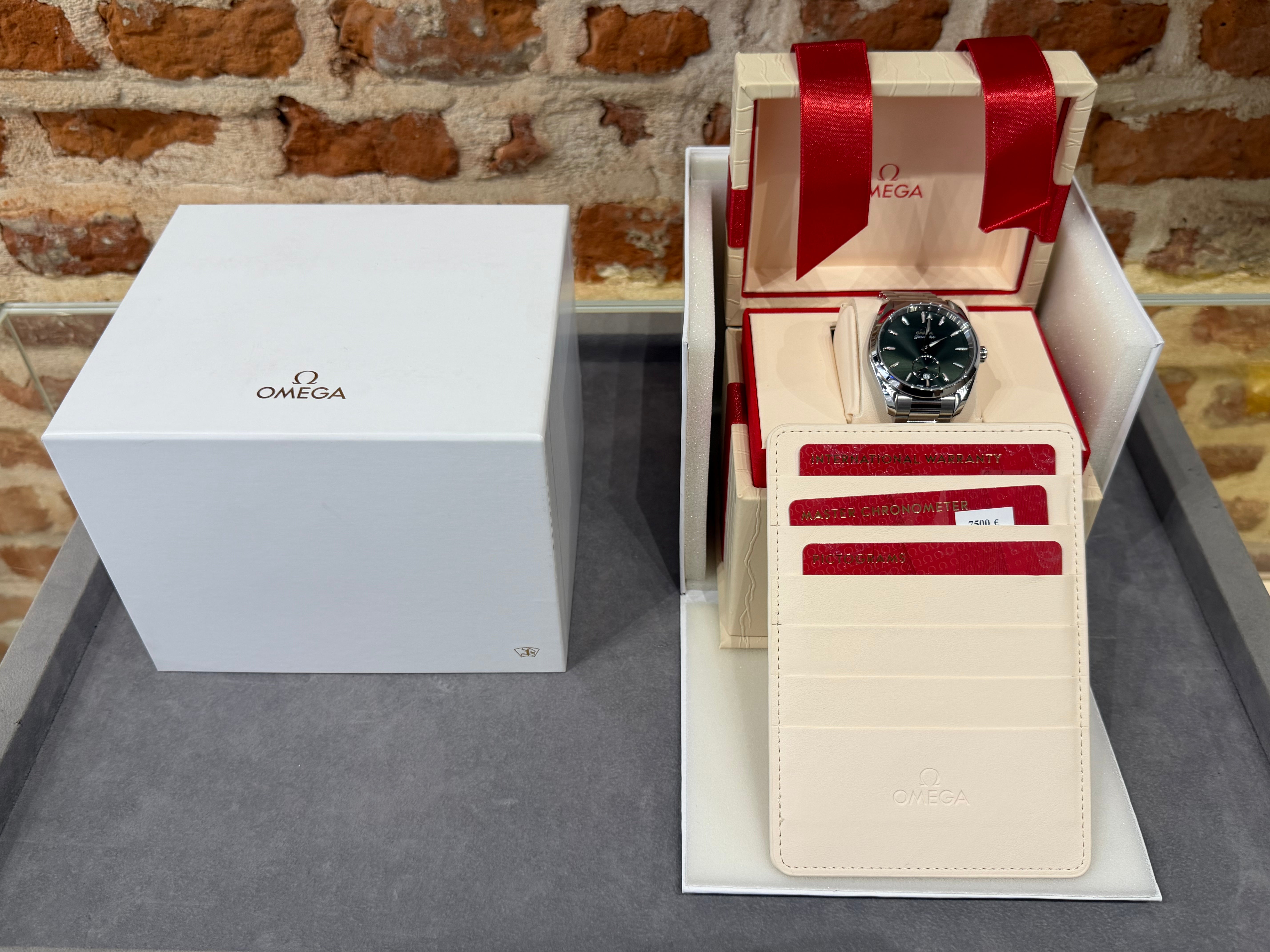 Omega Seamaster Aqua Terra 150M Petite Seconde