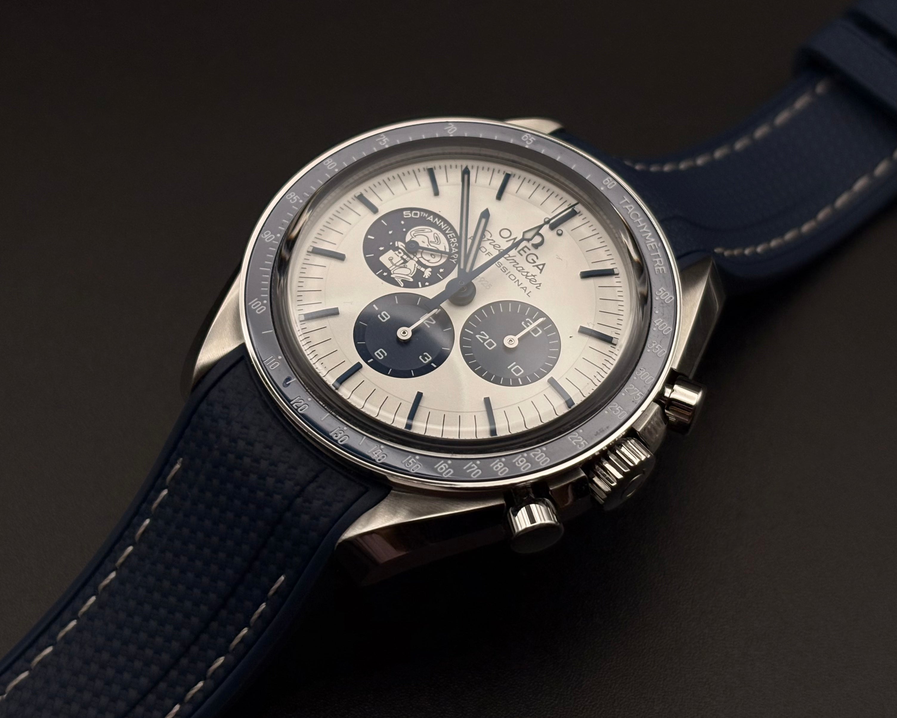 OMEGA Speedmaster Professional « Silver Snoopy Award » 50th Anniversary