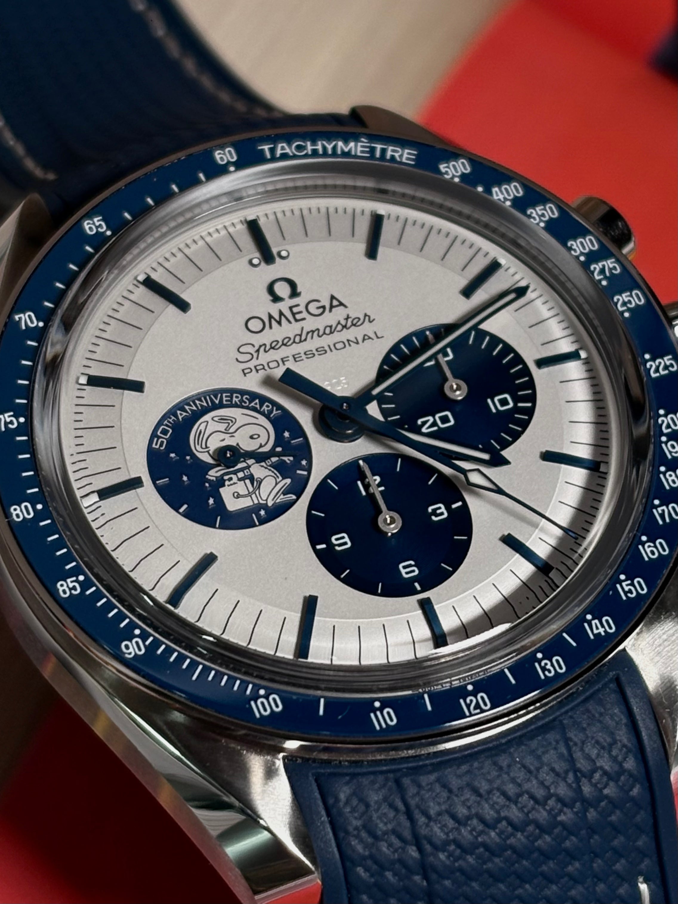 OMEGA Speedmaster Professional « Silver Snoopy Award » 50th Anniversary