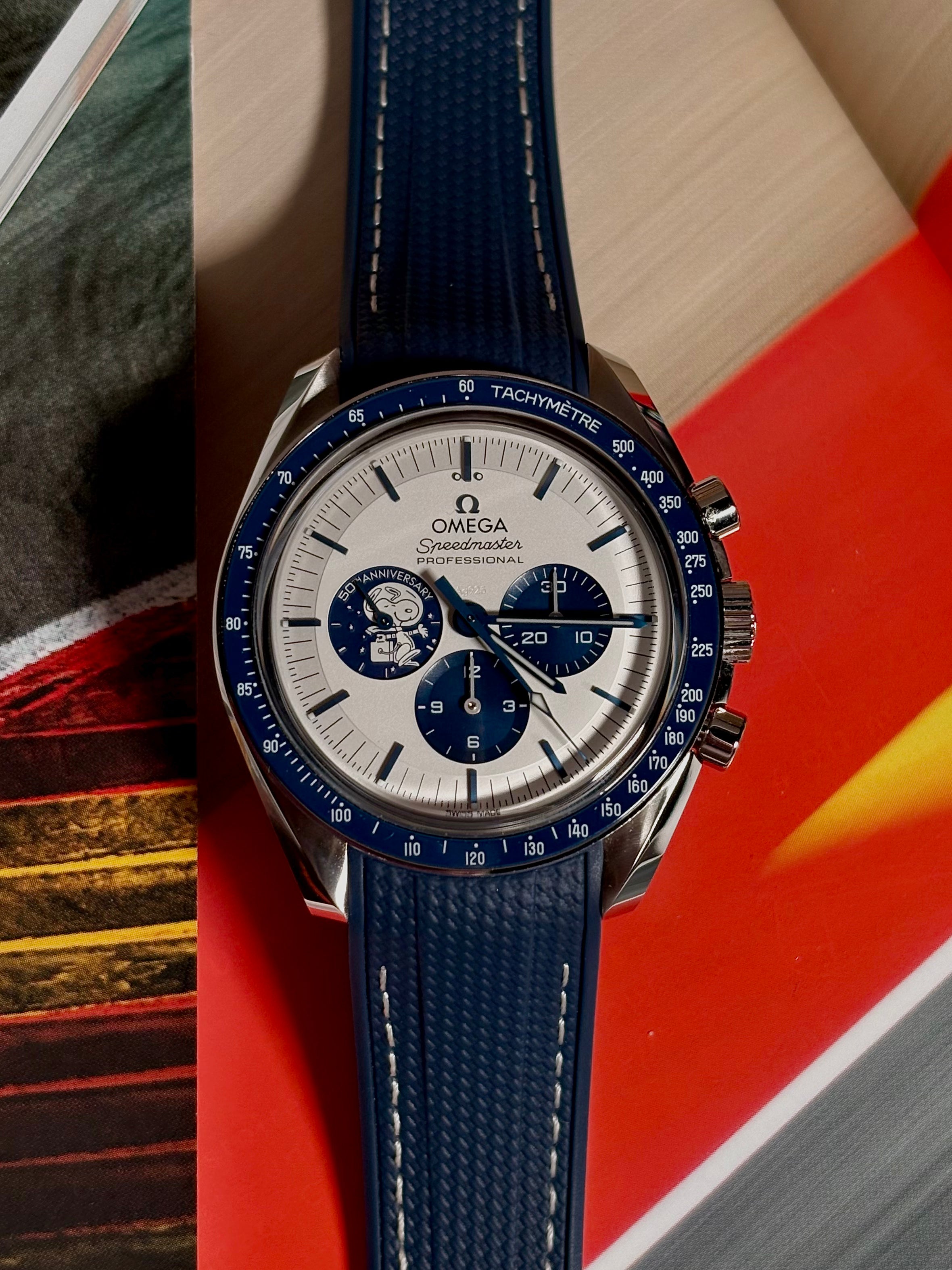 OMEGA Speedmaster Professional « Silver Snoopy Award » 50th Anniversary