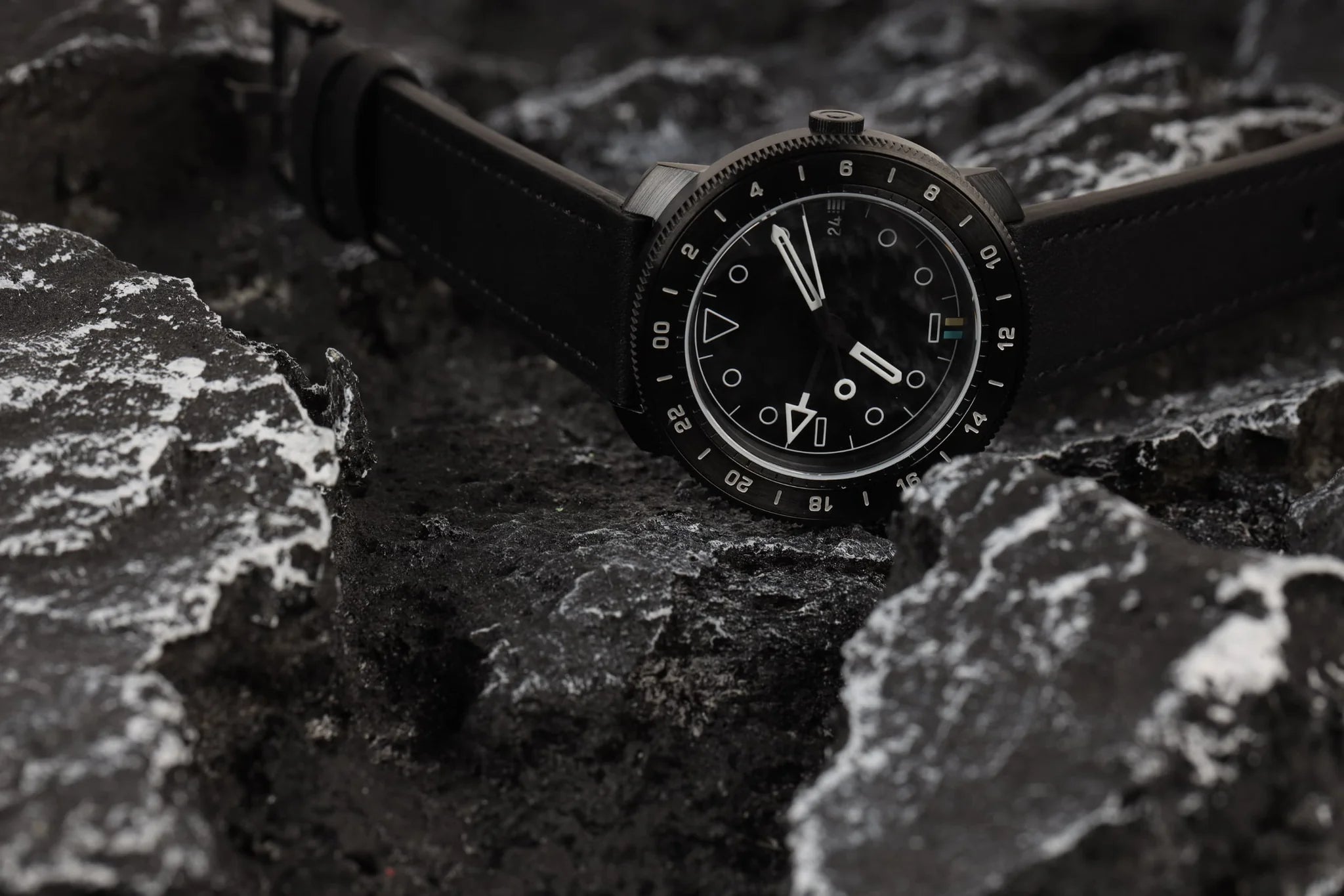 AndoAndoAndo x Minimal Wear Ref.22-00 Limited Edition