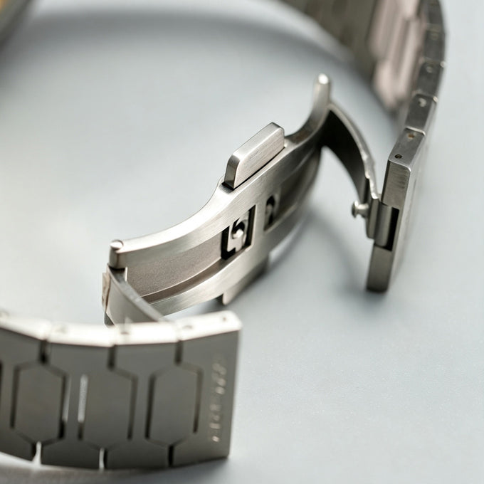 Chiming Watch 2.0 Cadran Brossé Argent Titane Grade 5 – Édition Limitée 100 pièces