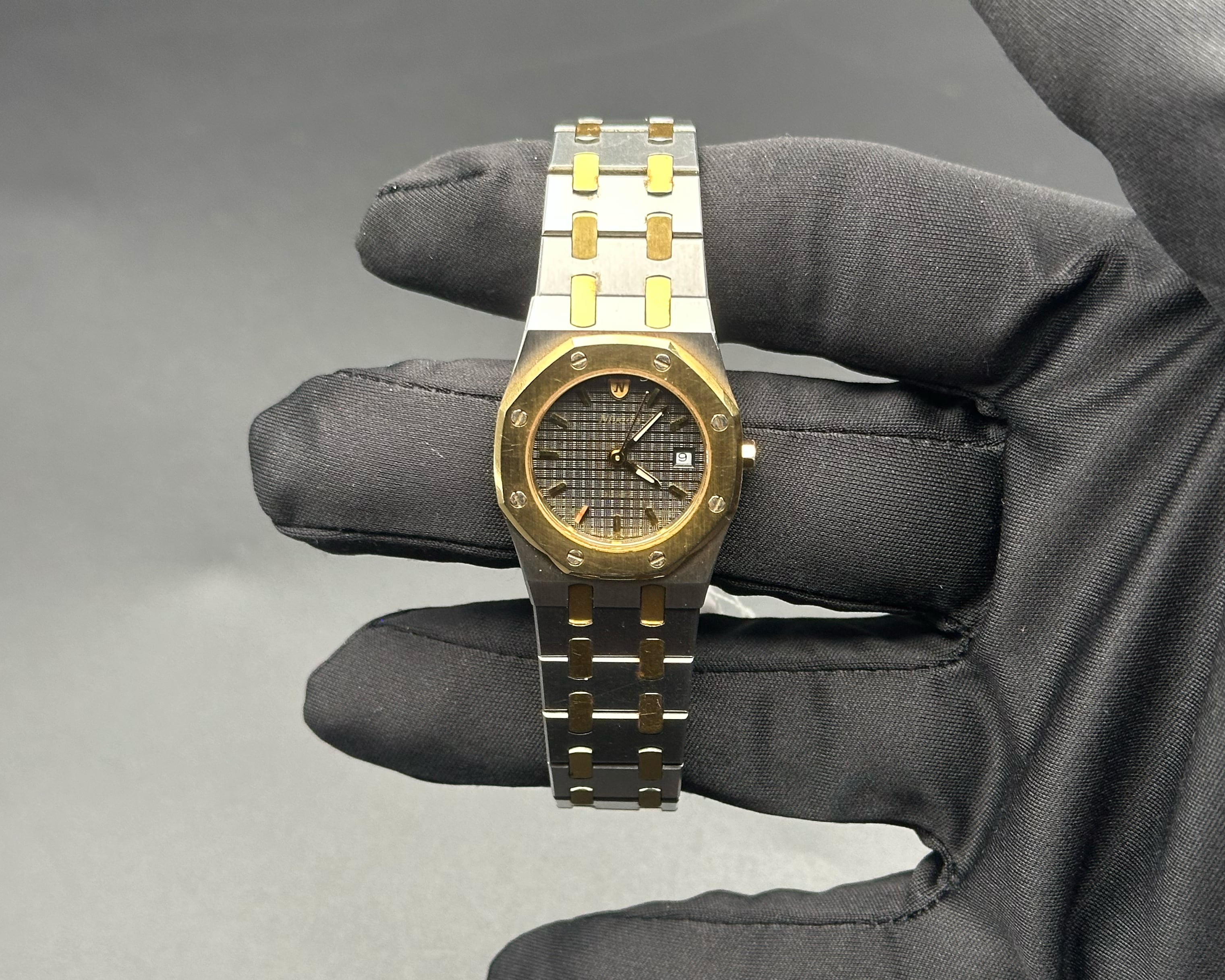 Nivada royal oak lady