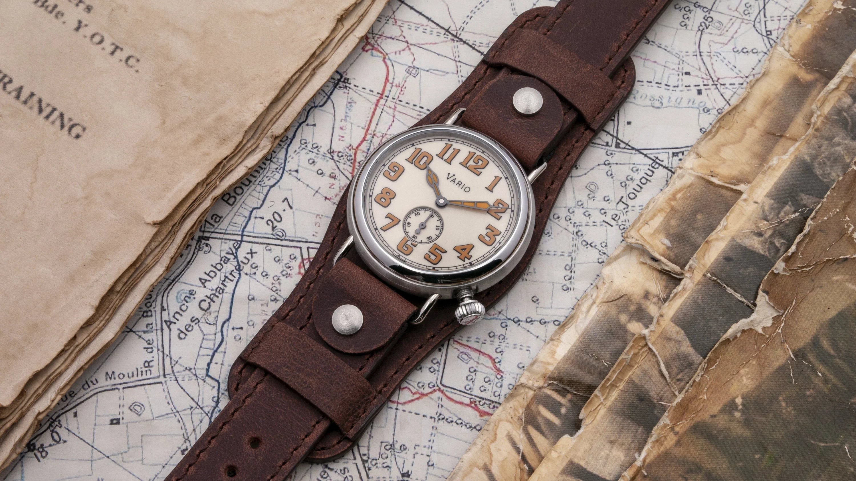 Vario 1918 Trench avec cadran crème et orange luminescent