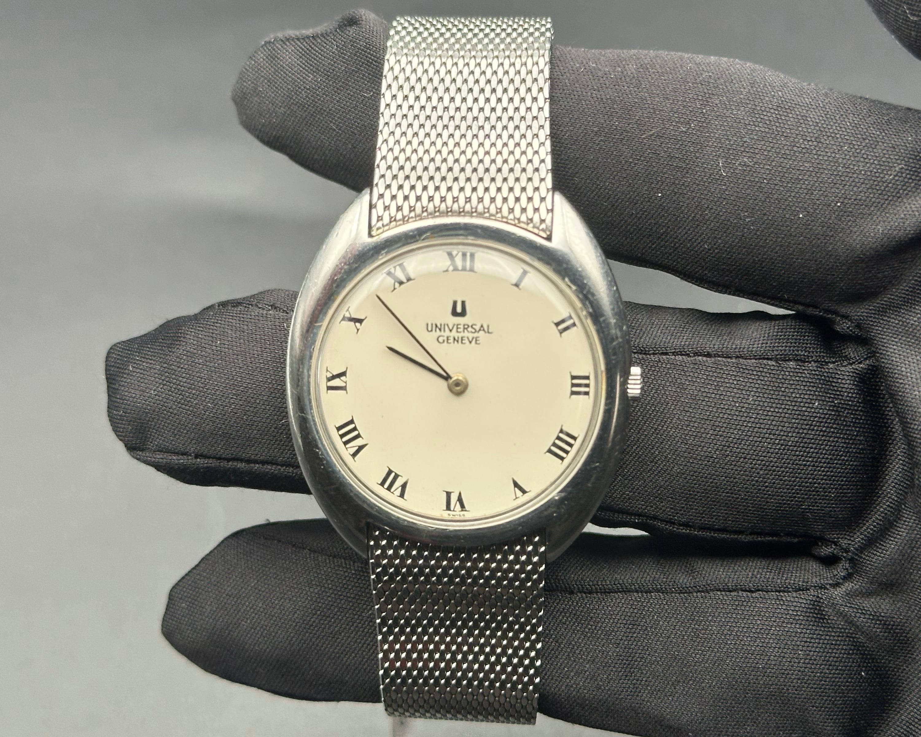 Universal geneve White shadow roman number